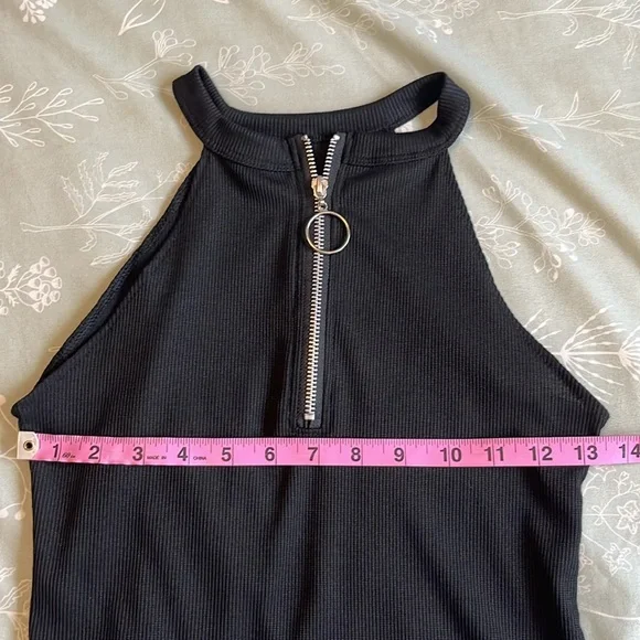 ‼️ LAST CHANCE ‼️ Racerback zip front tank top - Picture 3 of 5